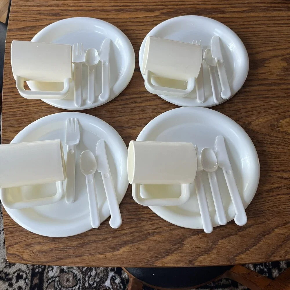 VTG 70s Picnic Camping Travel Set For 4 Heavy Duty White Plastic Acrylic Dishes